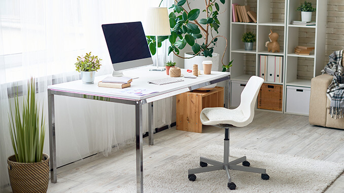 Ein modernes Home-Office, minimalistisch und klar eingerichtet. So richtet man das Homeoffice richtig ein